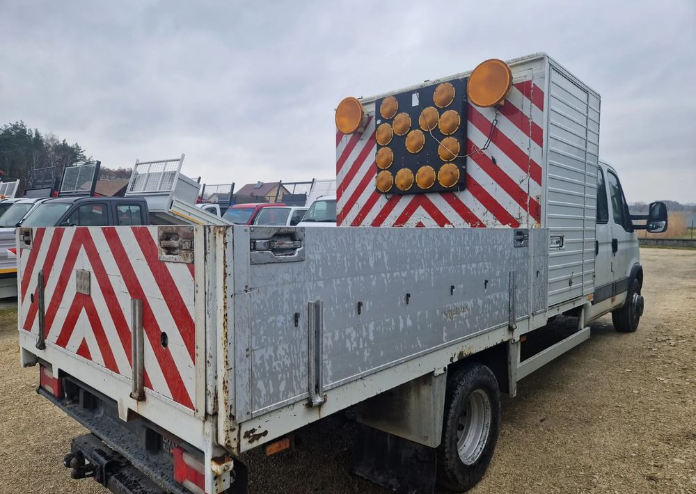 Skrzynia ładunkowa Sygnalizacja świetlna koguty Roboty drogowe, stan idealny! - Бордова каросерия: снимка 2 Skrzynia ładunkowa Sygnalizacja świetlna koguty Roboty drogowe, stan idealny! - Бордова каросерия: снимка 2