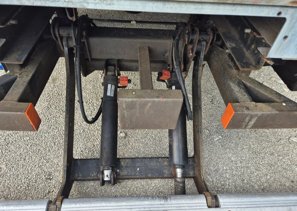 Winda Dhollandia 750kg Iveco , 2015 rok ,stan bdb! - Падащ борд: снимка 4 Winda Dhollandia 750kg Iveco , 2015 rok ,stan bdb! - Падащ борд: снимка 4