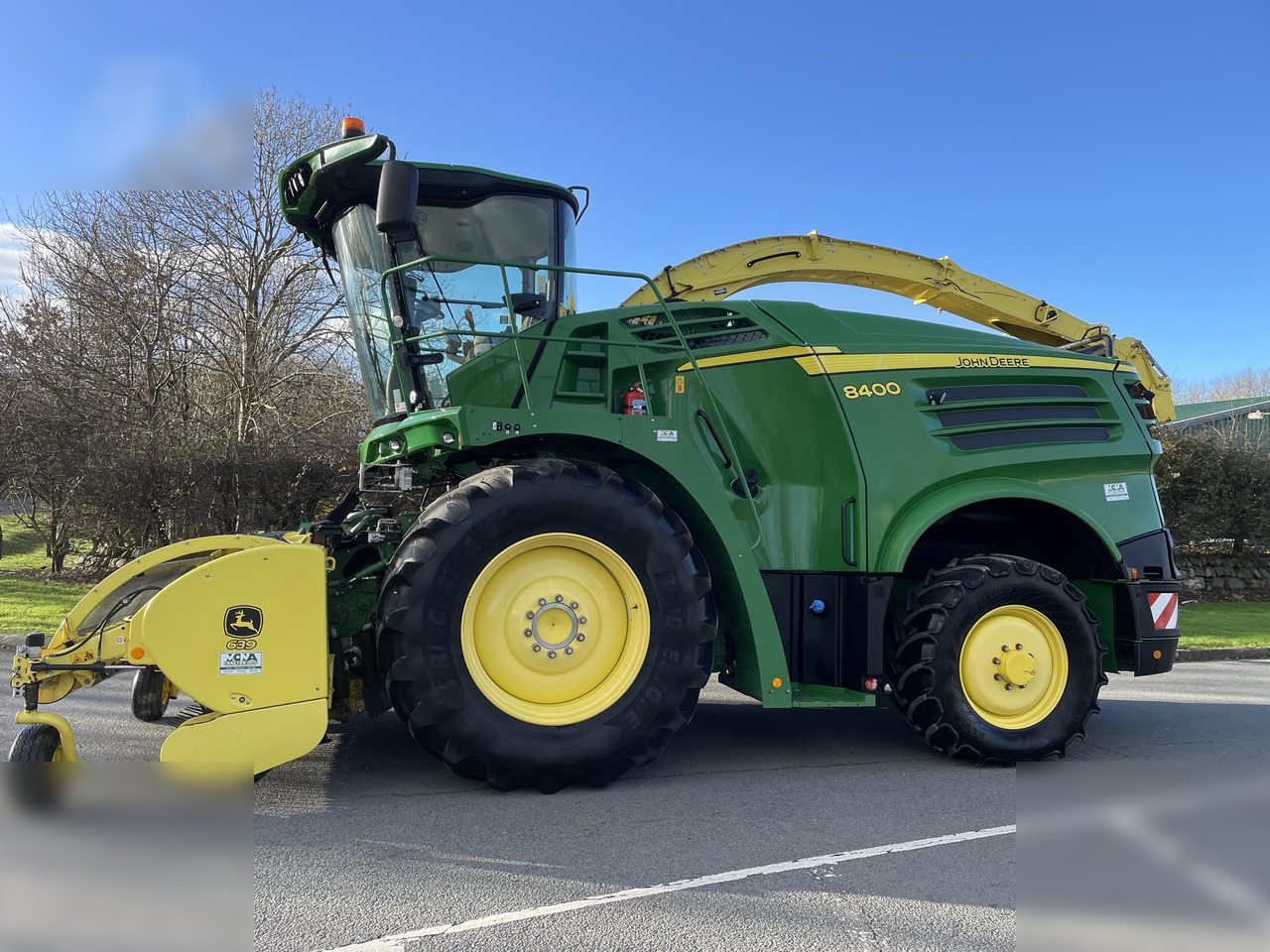 2018 JOHN DEERE 8400 - Силажокомбайн: снимка 2 2018 JOHN DEERE 8400 - Силажокомбайн: снимка 2