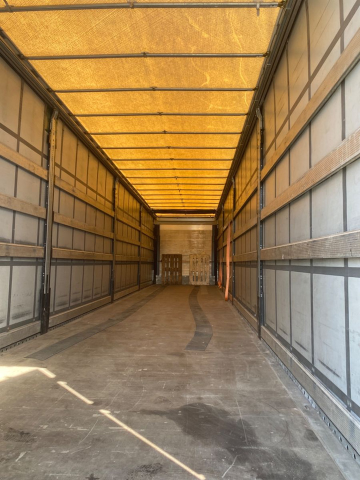 Schmitz Cargobull SCS 24/ Tautliner/Liftachse/Alufelgen/Pal.Kasten - Брезентово полуремарке: снимка 4 Schmitz Cargobull SCS 24/ Tautliner/Liftachse/Alufelgen/Pal.Kasten - Брезентово полуремарке: снимка 4