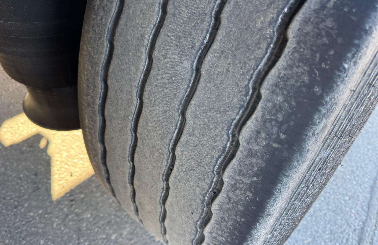 Krone Standart - Затворена каросерия полуремарке: снимка 4 Krone Standart - Затворена каросерия полуремарке: снимка 4