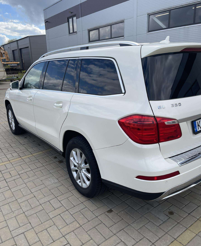 Mercedes-Benz GL350 - Джип: снимка 4 Mercedes-Benz GL350 - Джип: снимка 4