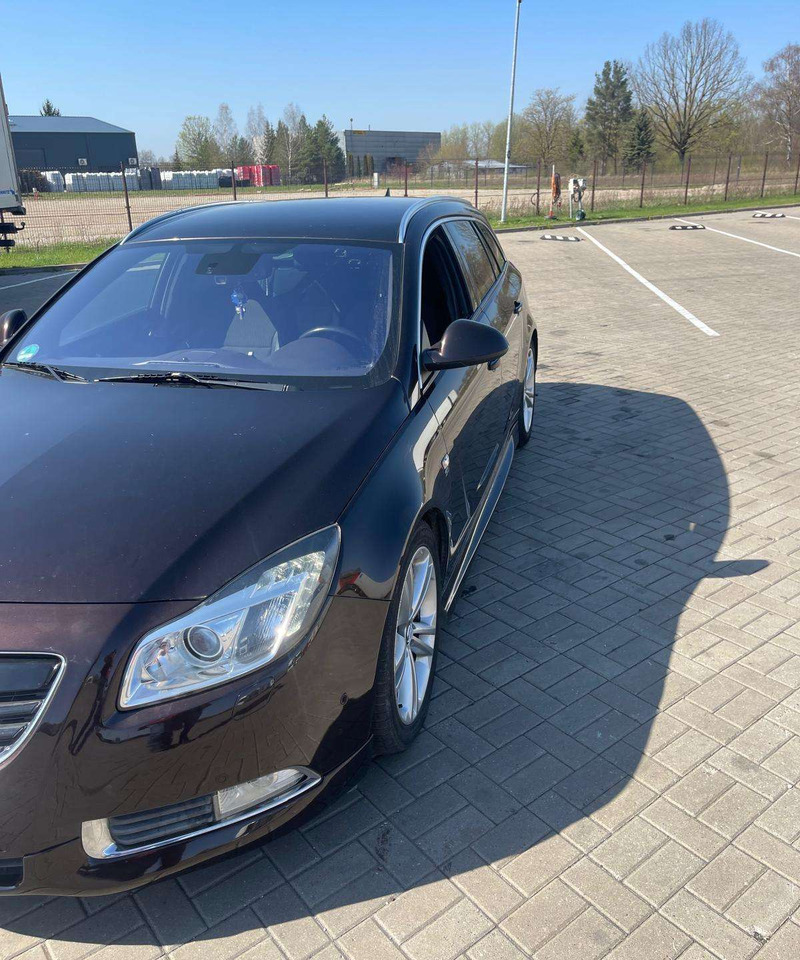 Opel Insignia - Комби: снимка 4 Opel Insignia - Комби: снимка 4