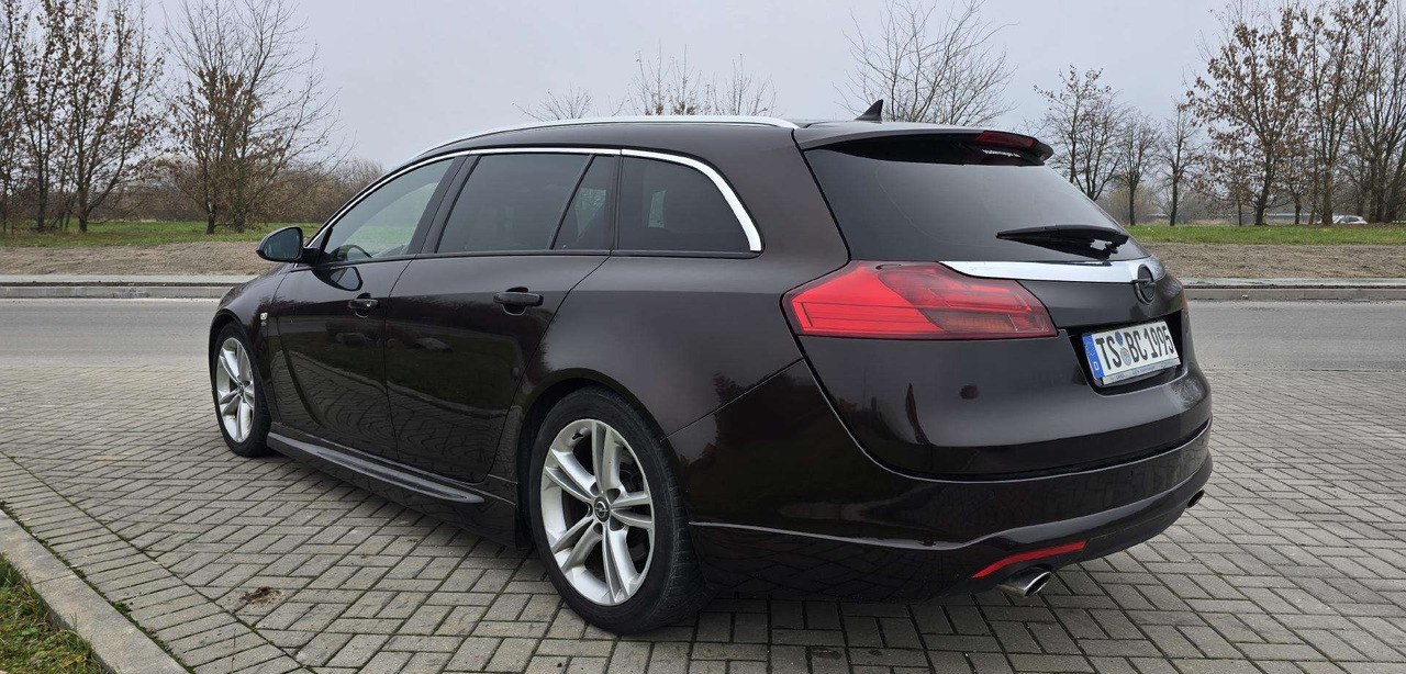 Opel Insignia - Комби: снимка 4 Opel Insignia - Комби: снимка 4