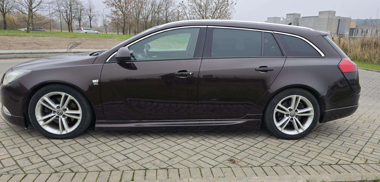 Opel Insignia - Комби: снимка 3 Opel Insignia - Комби: снимка 3