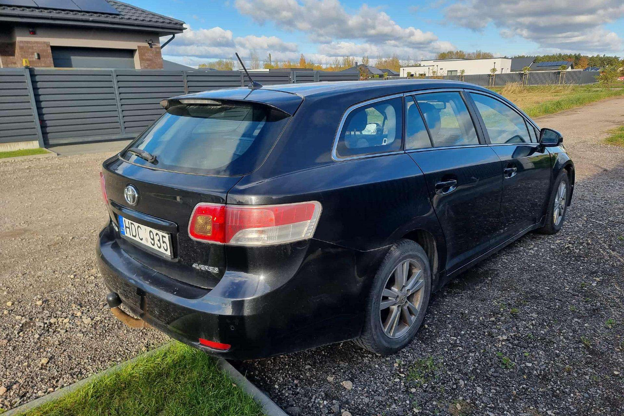 Toyota Avensis - Комби: снимка 5 Toyota Avensis - Комби: снимка 5