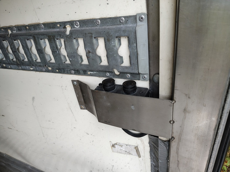 Затворена каросерия полуремарке VAN VEEN HEAS: снимка 11 Затворена каросерия полуремарке VAN VEEN HEAS: снимка 11