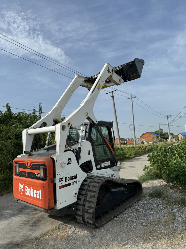 BOBCAT T770 skid steer loader American original - Мини челен товарач: снимка 1 BOBCAT T770 skid steer loader American original - Мини челен товарач: снимка 1