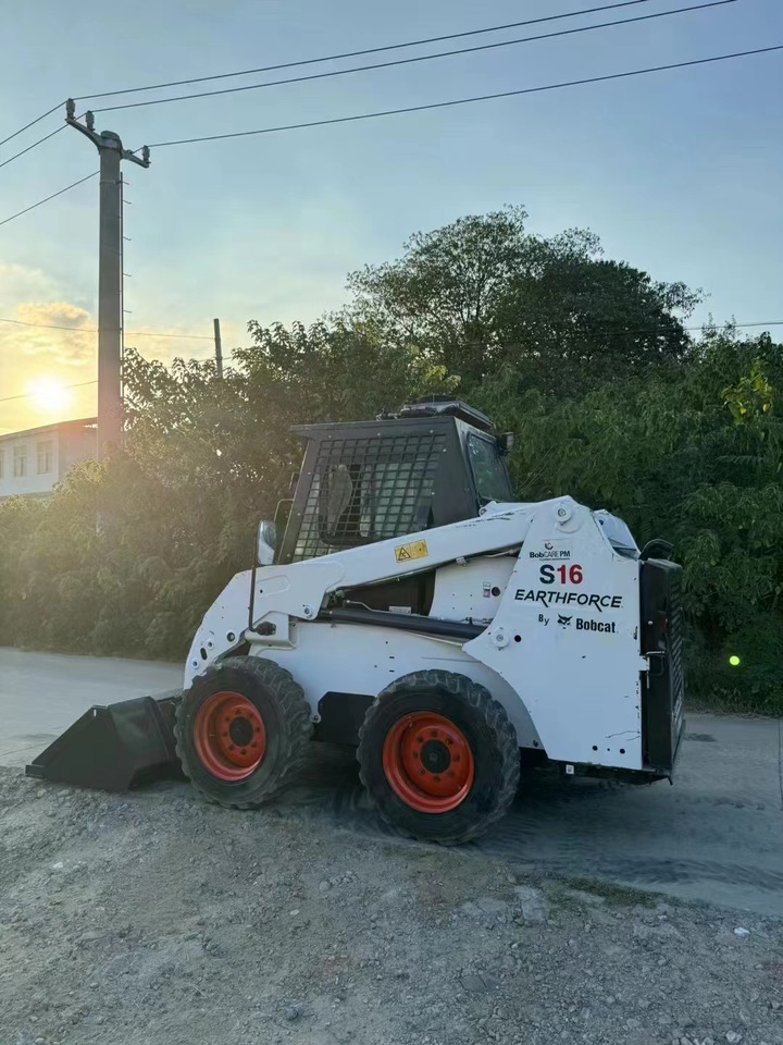 BOBCAT skid steer loader S16 - Мини челен товарач: снимка 3 BOBCAT skid steer loader S16 - Мини челен товарач: снимка 3