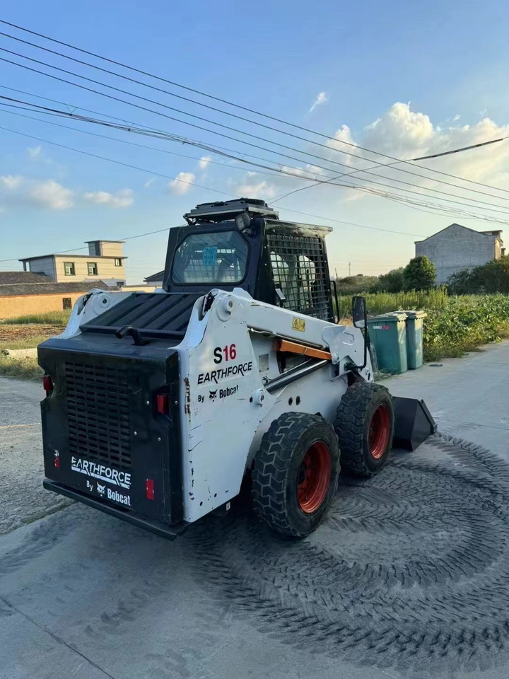 BOBCAT skid steer loader S16 - Мини челен товарач: снимка 4 BOBCAT skid steer loader S16 - Мини челен товарач: снимка 4