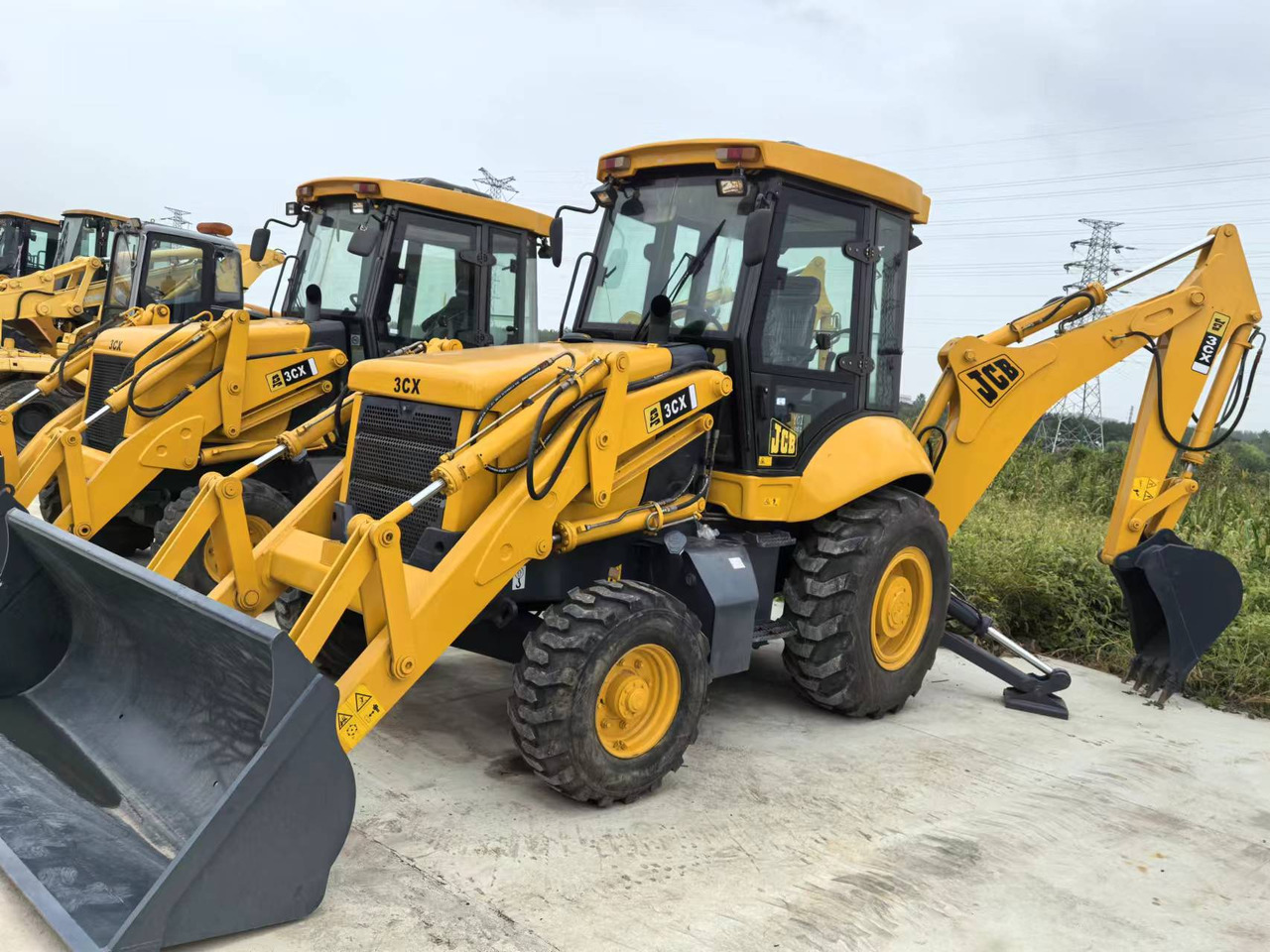 JCB 3CX backhoe loader TLB versatile machine multiple attachment options - Багер-товарач: снимка 1 JCB 3CX backhoe loader TLB versatile machine multiple attachment options - Багер-товарач: снимка 1