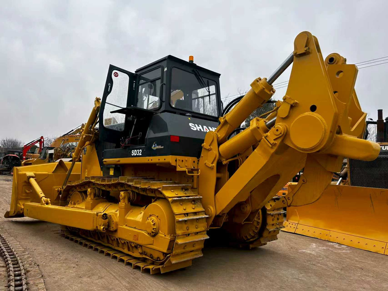 SHANTUI SD32 used bulldozer famous china brand for sale - Булдозер: снимка 3 SHANTUI SD32 used bulldozer famous china brand for sale - Булдозер: снимка 3