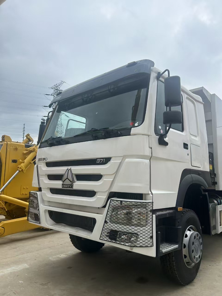SINOTRUK howo 371 6x4 dump truck - Самосвал: снимка 5 SINOTRUK howo 371 6x4 dump truck - Самосвал: снимка 5
