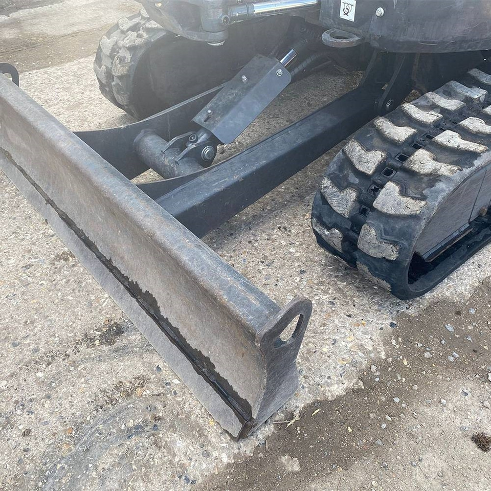 Bobcat E 27z - Мини багер: снимка 4 Bobcat E 27z - Мини багер: снимка 4