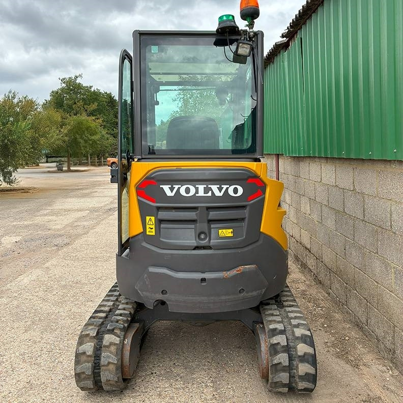 Volvo ECR25D - Мини багер: снимка 4 Volvo ECR25D - Мини багер: снимка 4