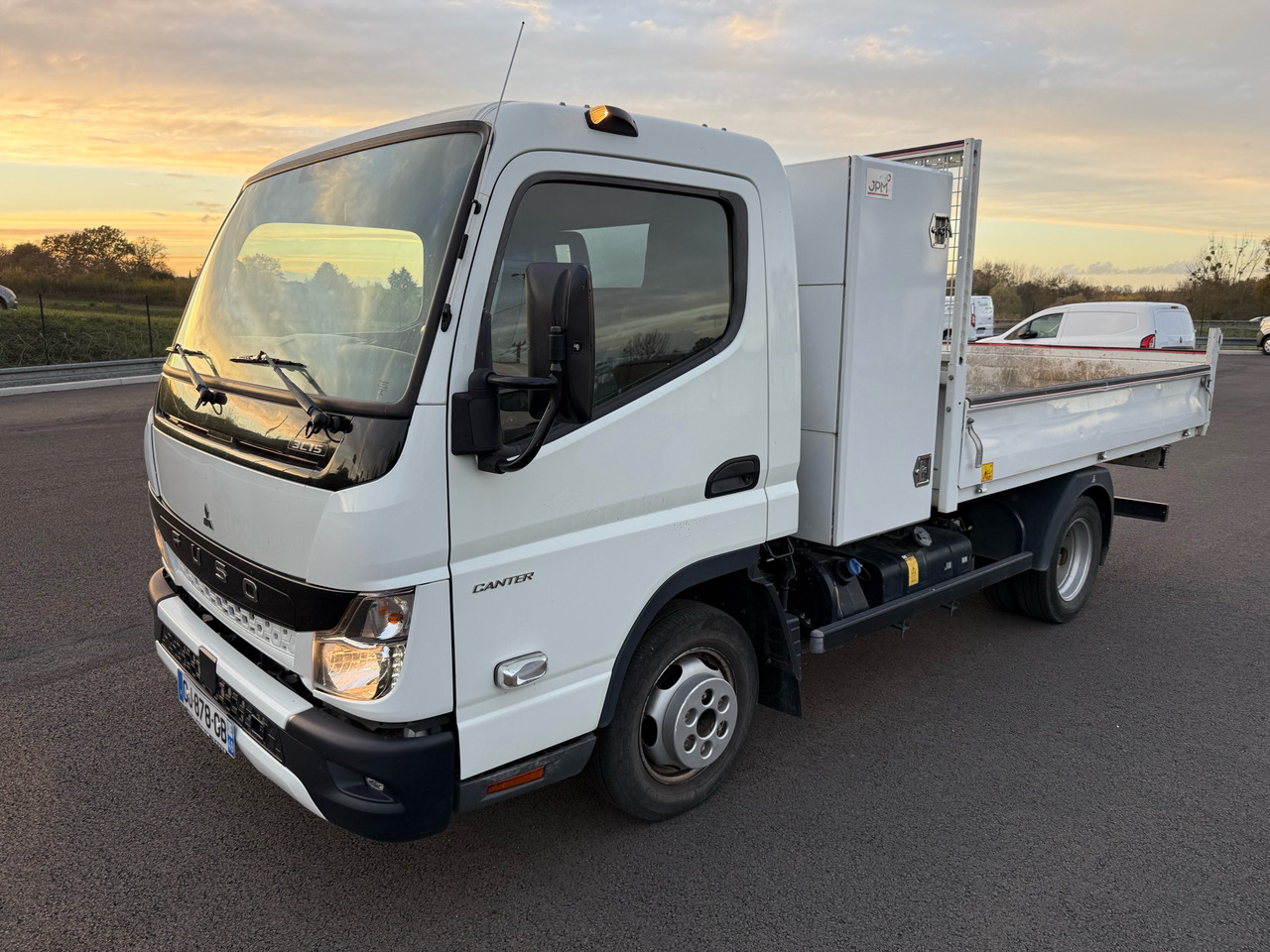 Mitsubishi Canter Fuso - Бус самосвал: снимка 2 Mitsubishi Canter Fuso - Бус самосвал: снимка 2