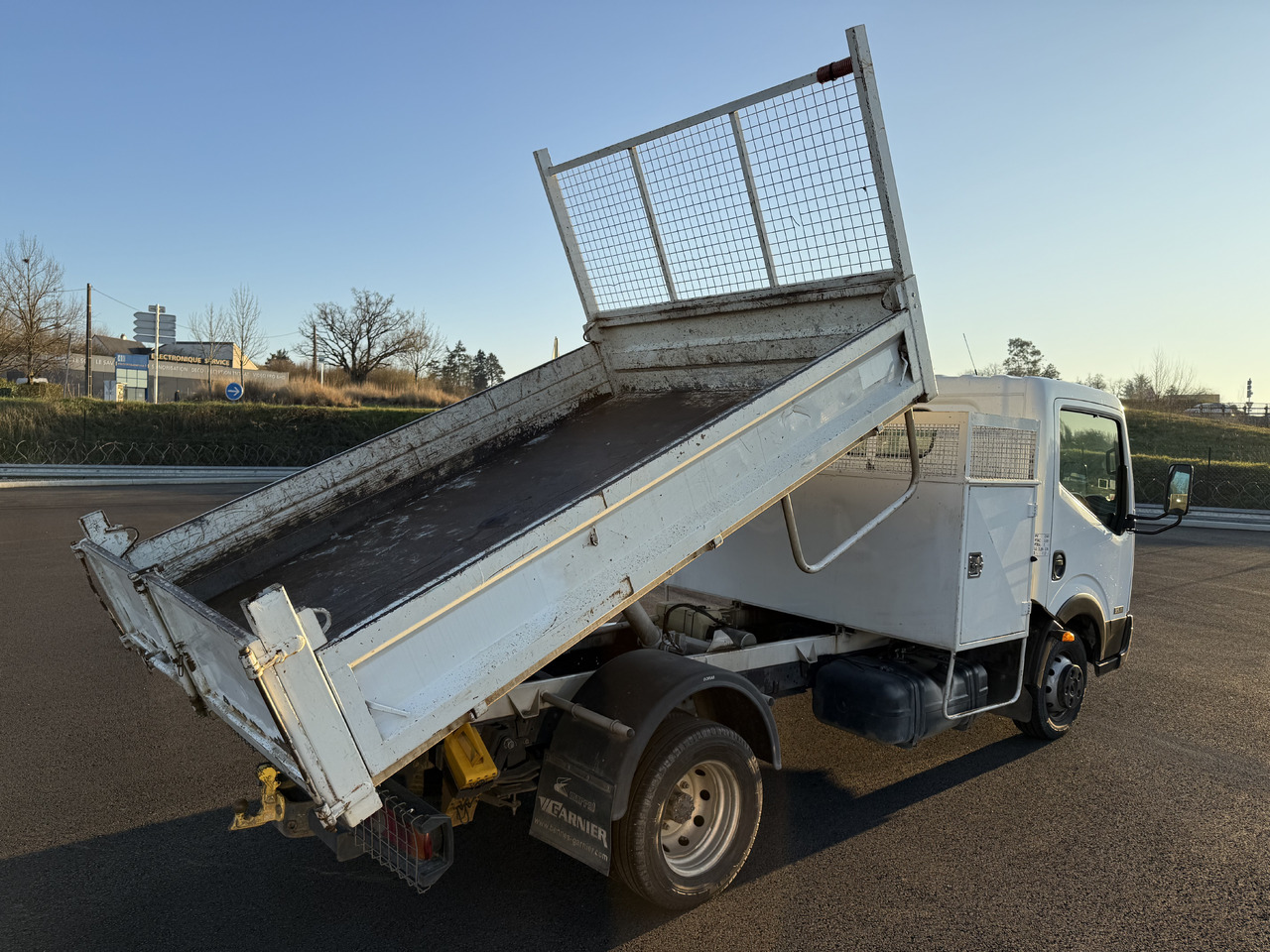 NISSAN CABSTAR 35.11 - Бус самосвал: снимка 3 NISSAN CABSTAR 35.11 - Бус самосвал: снимка 3