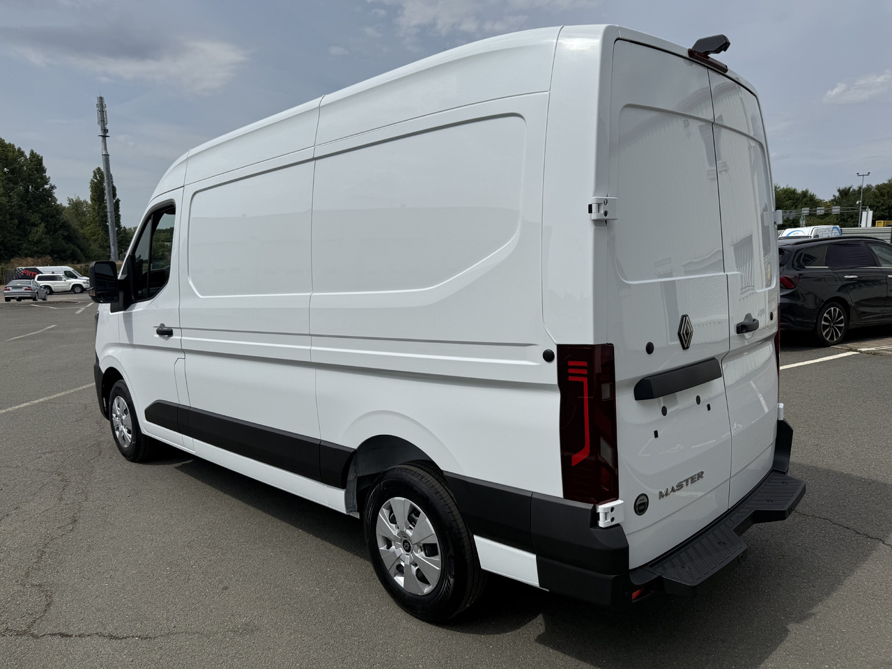 RENAULT MASTER 3T5 L2H2 EXTRA 2.0DCI150 - Товарен бус: снимка 4 RENAULT MASTER 3T5 L2H2 EXTRA 2.0DCI150 - Товарен бус: снимка 4