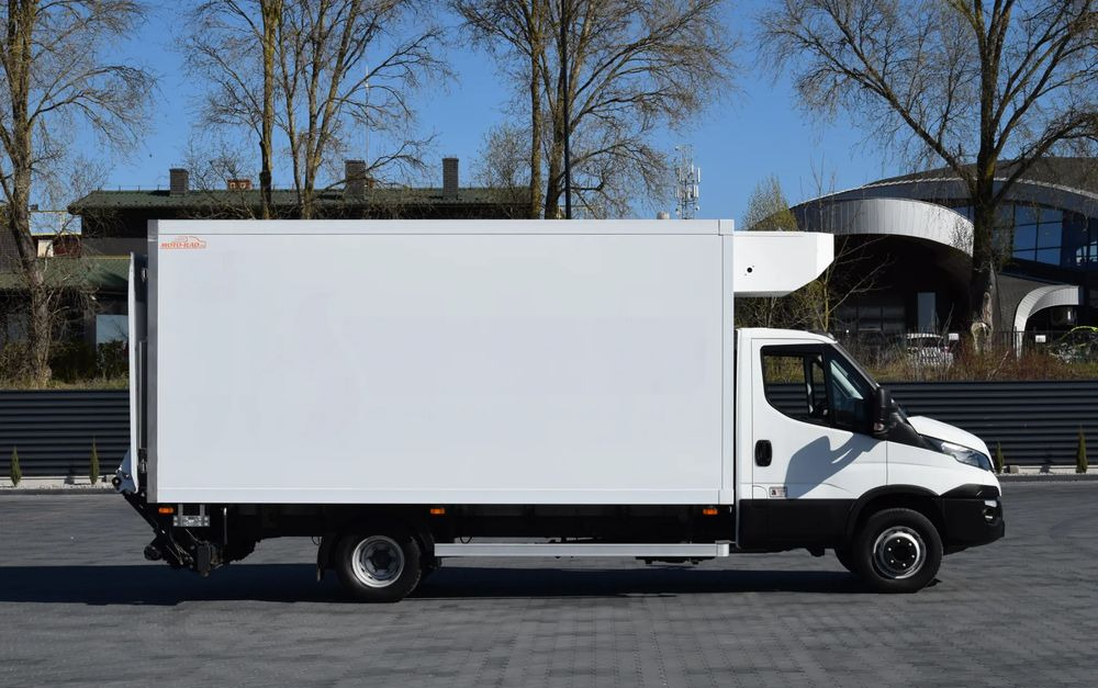 Iveco DAILY 70C18 / 3.0 - 180 KM / AUTOMAT HI-MATIC / 3 OSOBY / CHŁODNIA - MROŹNIA 4,55 M / AGREGAD FRIGOBLOCK / WINDA SORENSEN / KLIMA / TEMPOMAT / KAMERA COFANIA / REGULOWANE ZAWIESZENIE / SERWISOWA - Рефрижератор камион: снимка 4 Iveco DAILY 70C18 / 3.0 - 180 KM / AUTOMAT HI-MATIC / 3 OSOBY / CHŁODNIA - MROŹNIA 4,55 M / AGREGAD FRIGOBLOCK / WINDA SORENSEN / KLIMA / TEMPOMAT / KAMERA COFANIA / REGULOWANE ZAWIESZENIE / SERWISOWA - Рефрижератор камион: снимка 4