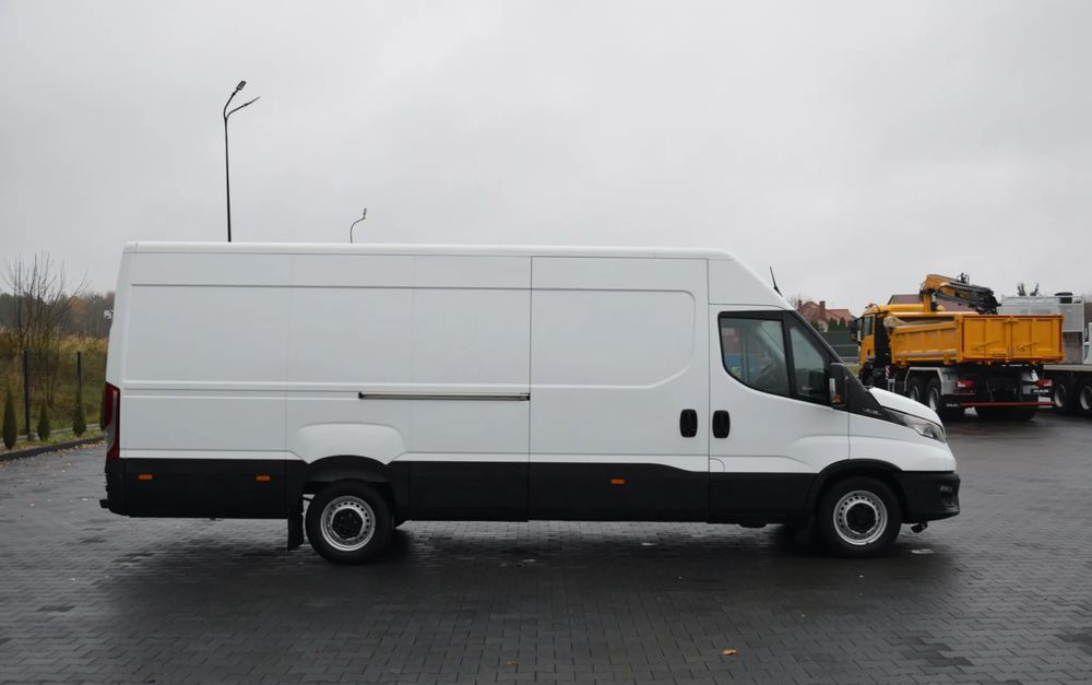 Iveco DAILY MAXI 35S16 / 2.3 - 160 KM / NOWY MODEL / 3 OSOBY / DOSTAWCZE / BLASZAK / KLIMA / CZUJNIKI COFANIA / TRYB CITY-ECO / 2023 / SERWISOWANY / SPROWADZONY Z NIEMIEC - Товарен бус: снимка 4 Iveco DAILY MAXI 35S16 / 2.3 - 160 KM / NOWY MODEL / 3 OSOBY / DOSTAWCZE / BLASZAK / KLIMA / CZUJNIKI COFANIA / TRYB CITY-ECO / 2023 / SERWISOWANY / SPROWADZONY Z NIEMIEC - Товарен бус: снимка 4
