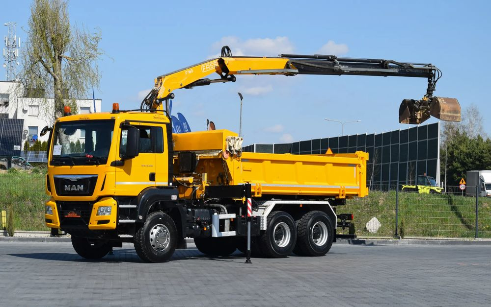 MAN TGS 26.400 / 6x4 / EURO 6 / UDT / HDS FASSI 165 / WYSUW x3 / ROTATOR / CHWYTAK / STEROWANIE RADIOWE / WZMOCNIONA RAMA / WYWROTKA / HYDROBURTA / AUTOMAT / 2017 / NOWE OPONY - 100% / NISKI PRZEBIEG - Самосвал камион, Камион с кран: снимка 1 MAN TGS 26.400 / 6x4 / EURO 6 / UDT / HDS FASSI 165 / WYSUW x3 / ROTATOR / CHWYTAK / STEROWANIE RADIOWE / WZMOCNIONA RAMA / WYWROTKA / HYDROBURTA / AUTOMAT / 2017 / NOWE OPONY - 100% / NISKI PRZEBIEG - Самосвал камион, Камион с кран: снимка 1