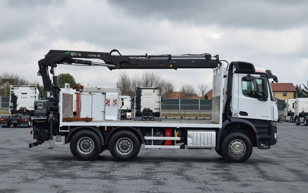 Mercedes-Benz AROCS 2636 / 6x4 / HIAB X-HIPRO 192 E-3 / WYSUW x3 / ROTATOR / STEROWANIE RADIOWE / UDT / PODPORY HYDRAULICZNE / AUTOMAT / KAMERA COFANIA / NISKI PRZEBIEG / SPROWADZONY - Бордови камион, Камион с кран: снимка 4 Mercedes-Benz AROCS 2636 / 6x4 / HIAB X-HIPRO 192 E-3 / WYSUW x3 / ROTATOR / STEROWANIE RADIOWE / UDT / PODPORY HYDRAULICZNE / AUTOMAT / KAMERA COFANIA / NISKI PRZEBIEG / SPROWADZONY - Бордови камион, Камион с кран: снимка 4