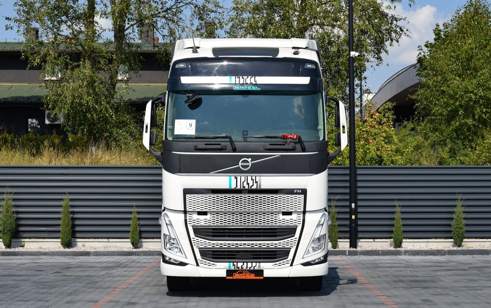 Volvo FH500 / EURO 6 / NOWY MODEL / KLIMATYZACJA POSTOJOWA / ACC / LEDY / 2 ZBIORNIKI / FULL SPILERY / 2023 / NISKI PRZEBIEG / SERWISOWANY / SPROWADZONY - Влекач: снимка 2 Volvo FH500 / EURO 6 / NOWY MODEL / KLIMATYZACJA POSTOJOWA / ACC / LEDY / 2 ZBIORNIKI / FULL SPILERY / 2023 / NISKI PRZEBIEG / SERWISOWANY / SPROWADZONY - Влекач: снимка 2