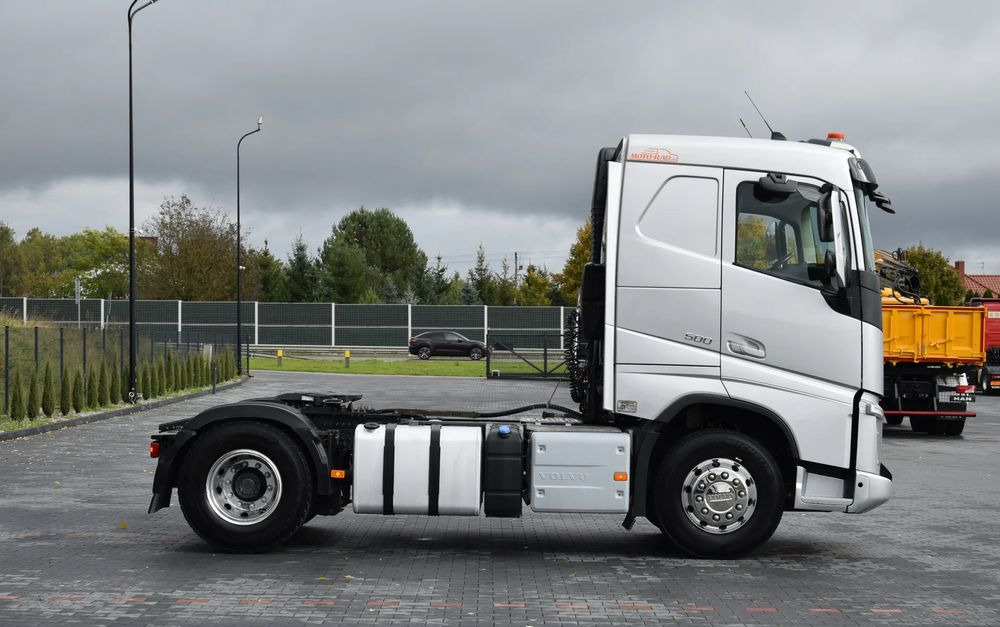 Volvo FH500 / NISKA KABINA / HYDRAULIKA / EURO 6 / ACC / LEDY / ALUFELGI / SERWISOWANY / SPROWADZONY - Влекач: снимка 4 Volvo FH500 / NISKA KABINA / HYDRAULIKA / EURO 6 / ACC / LEDY / ALUFELGI / SERWISOWANY / SPROWADZONY - Влекач: снимка 4