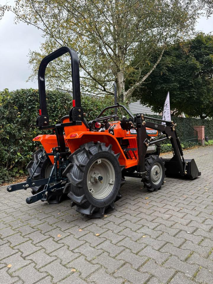 Kleintrakor Kubota B1402DT mit Frontlader ab 125 € pro Monat. - Малък трактор: снимка 5 Kleintrakor Kubota B1402DT mit Frontlader ab 125 € pro Monat. - Малък трактор: снимка 5