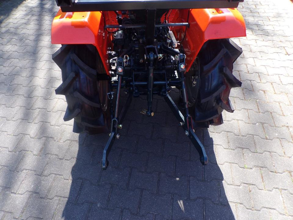 Kleintraktor Kubota B1502, ab 95€ pro Monat. - Малък трактор: снимка 5 Kleintraktor Kubota B1502, ab 95€ pro Monat. - Малък трактор: снимка 5