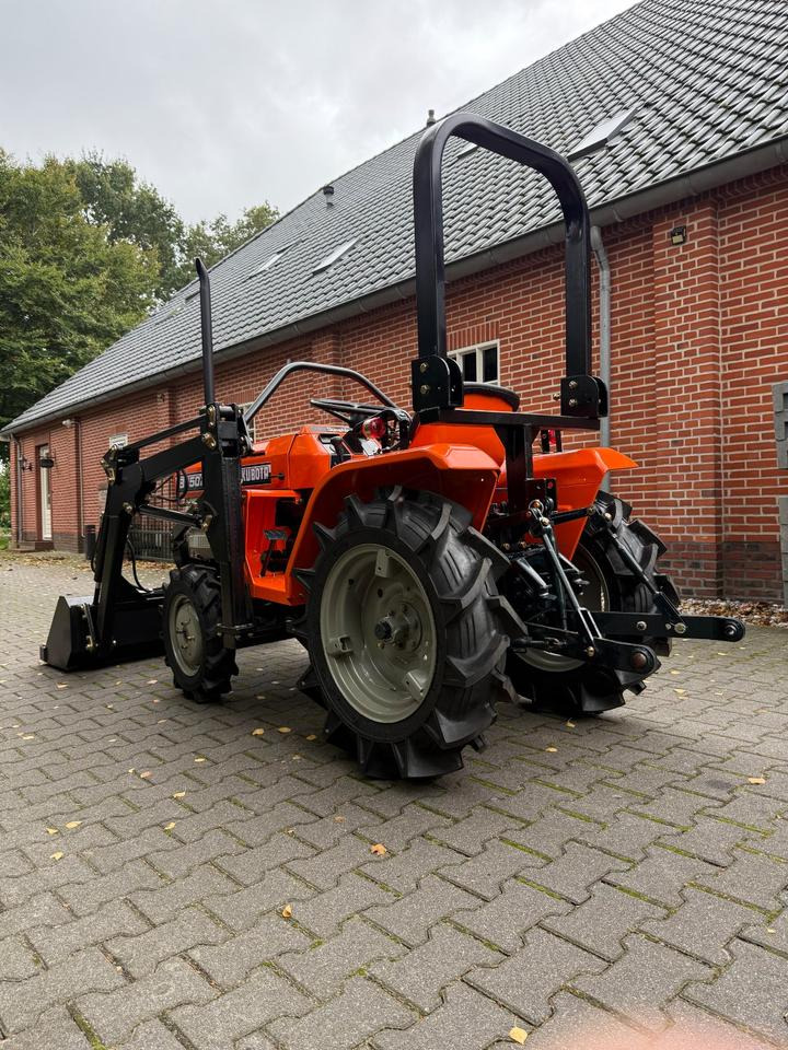 Kleintraktor Kubota B1502DT mit Frontlader ab 125 € pro Monat. - Малък трактор: снимка 4 Kleintraktor Kubota B1502DT mit Frontlader ab 125 € pro Monat. - Малък трактор: снимка 4