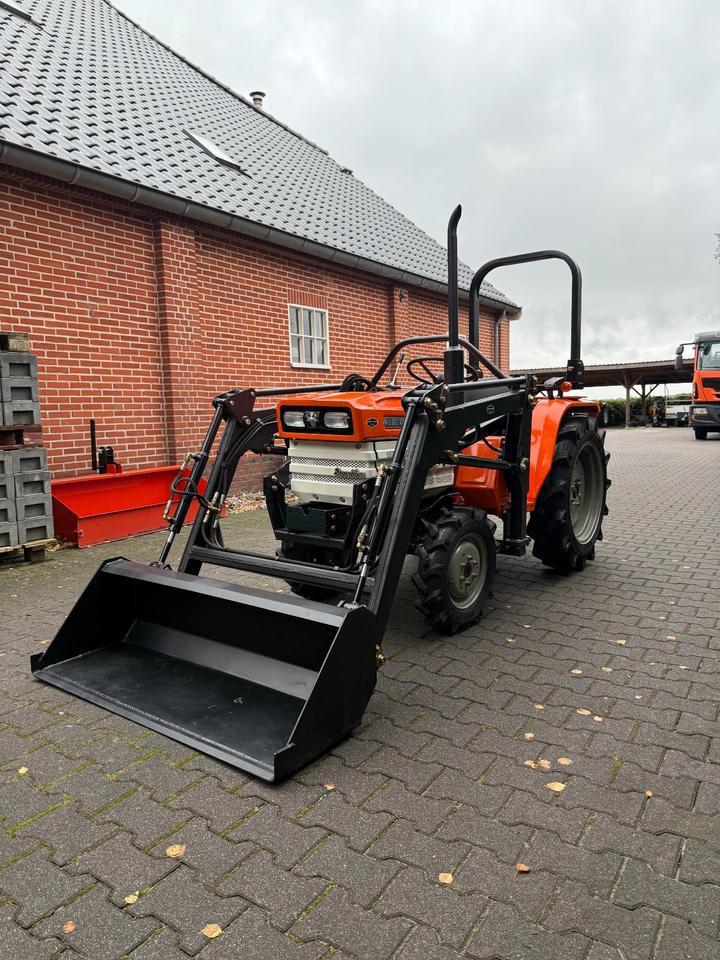 Kleintraktor Kubota B1600 mit Frontlader ab 125 € pro Monat. - Малък трактор: снимка 1 Kleintraktor Kubota B1600 mit Frontlader ab 125 € pro Monat. - Малък трактор: снимка 1