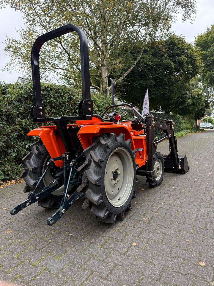Kleintraktor Kubota B1600 mit Frontlader ab 125 € pro Monat. - Малък трактор: снимка 4 Kleintraktor Kubota B1600 mit Frontlader ab 125 € pro Monat. - Малък трактор: снимка 4