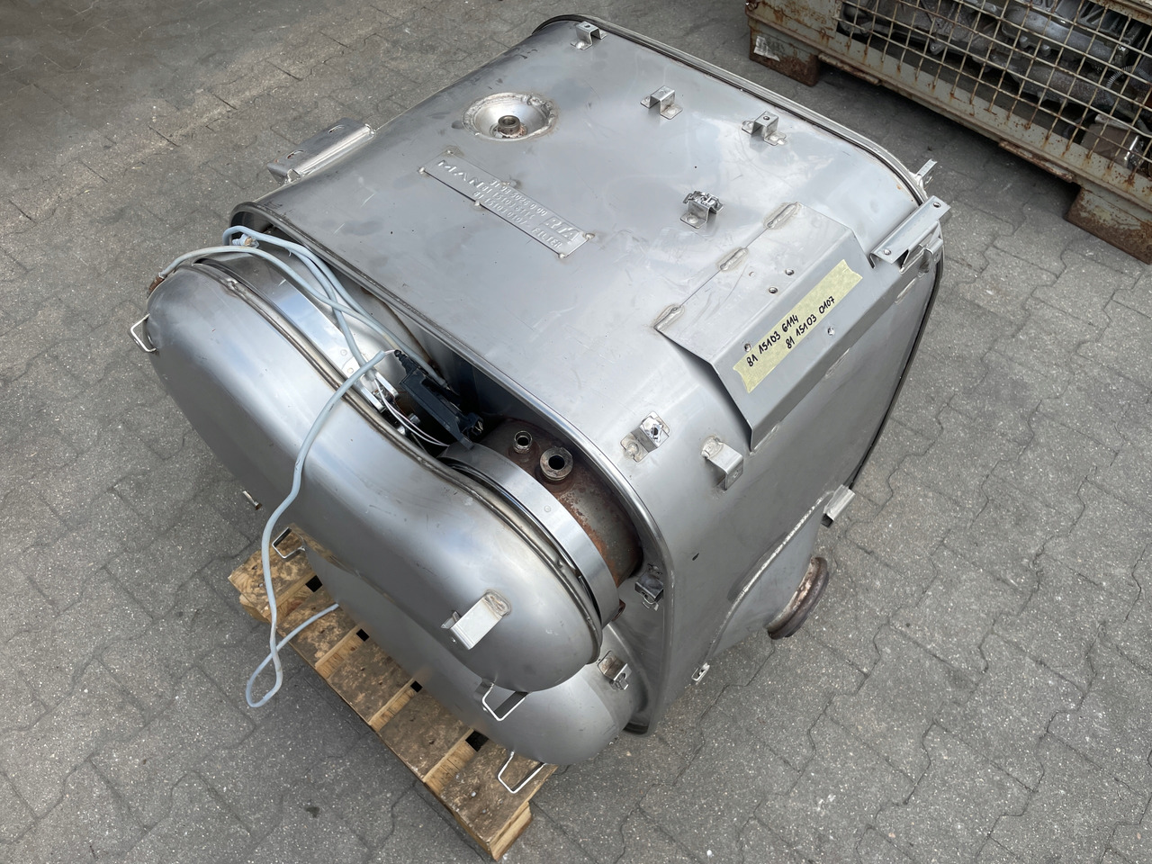 KATALIZATOR MAN TGX TGS EURO 6 DPF TŁUMIK WYDECH 81151036114 - Изпускателна тръба за Камион: снимка 1 KATALIZATOR MAN TGX TGS EURO 6 DPF TŁUMIK WYDECH 81151036114 - Изпускателна тръба за Камион: снимка 1