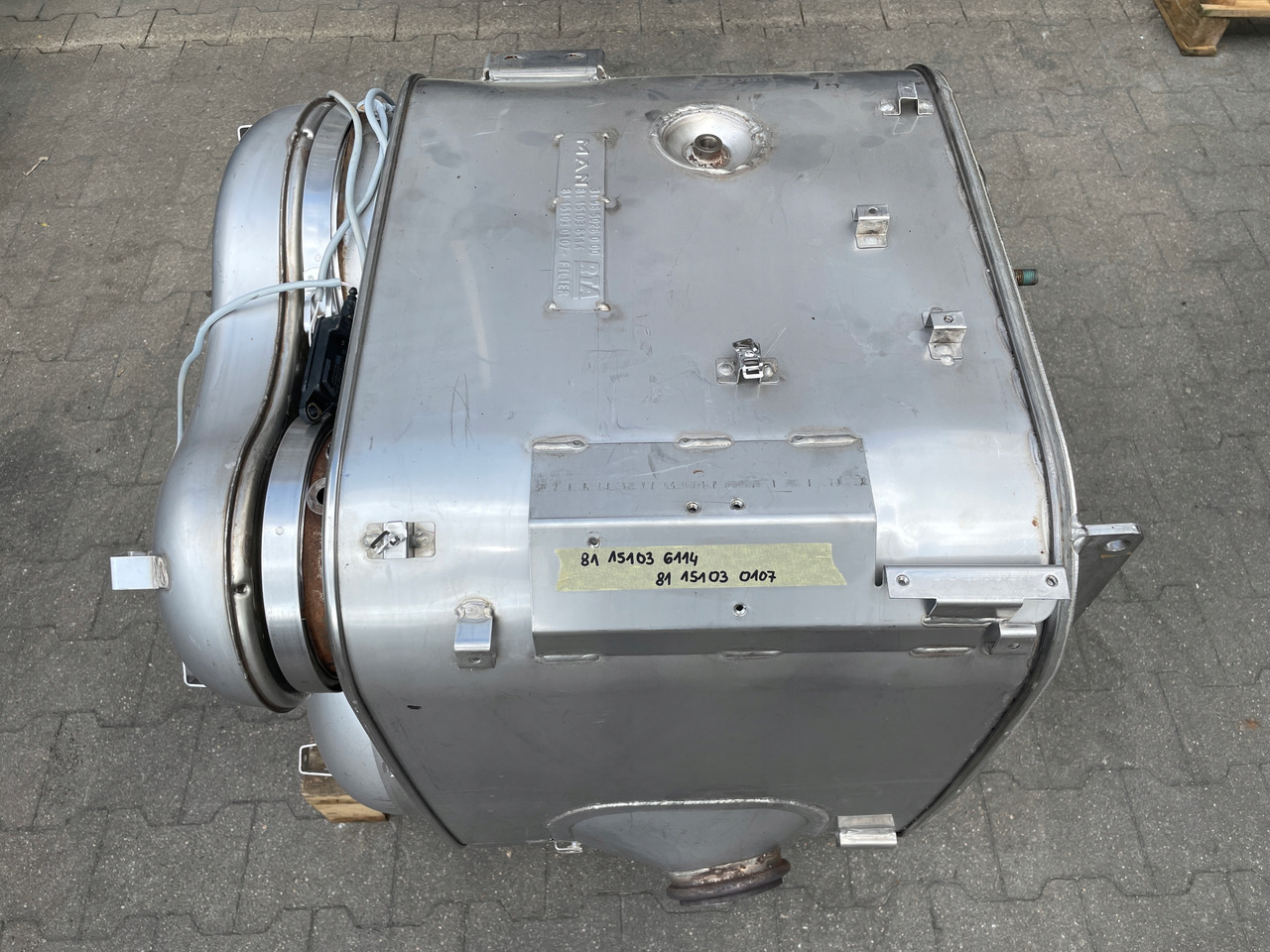 KATALIZATOR MAN TGX TGS EURO 6 DPF TŁUMIK WYDECH 81151036114 - Изпускателна тръба за Камион: снимка 2 KATALIZATOR MAN TGX TGS EURO 6 DPF TŁUMIK WYDECH 81151036114 - Изпускателна тръба за Камион: снимка 2