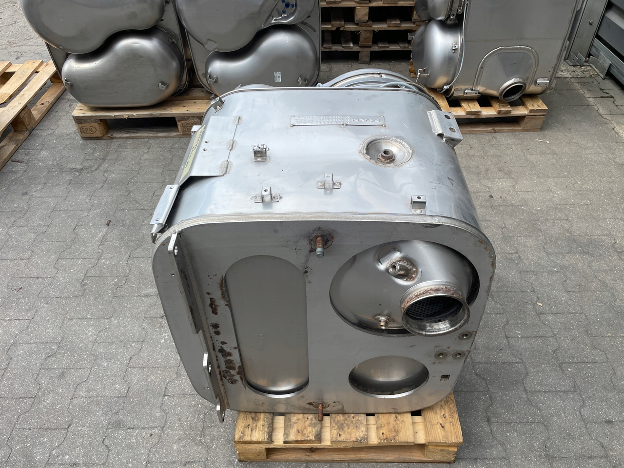 KATALIZATOR MAN TGX TGS EURO 6 DPF TŁUMIK WYDECH 81151036114 - Изпускателна тръба за Камион: снимка 5 KATALIZATOR MAN TGX TGS EURO 6 DPF TŁUMIK WYDECH 81151036114 - Изпускателна тръба за Камион: снимка 5