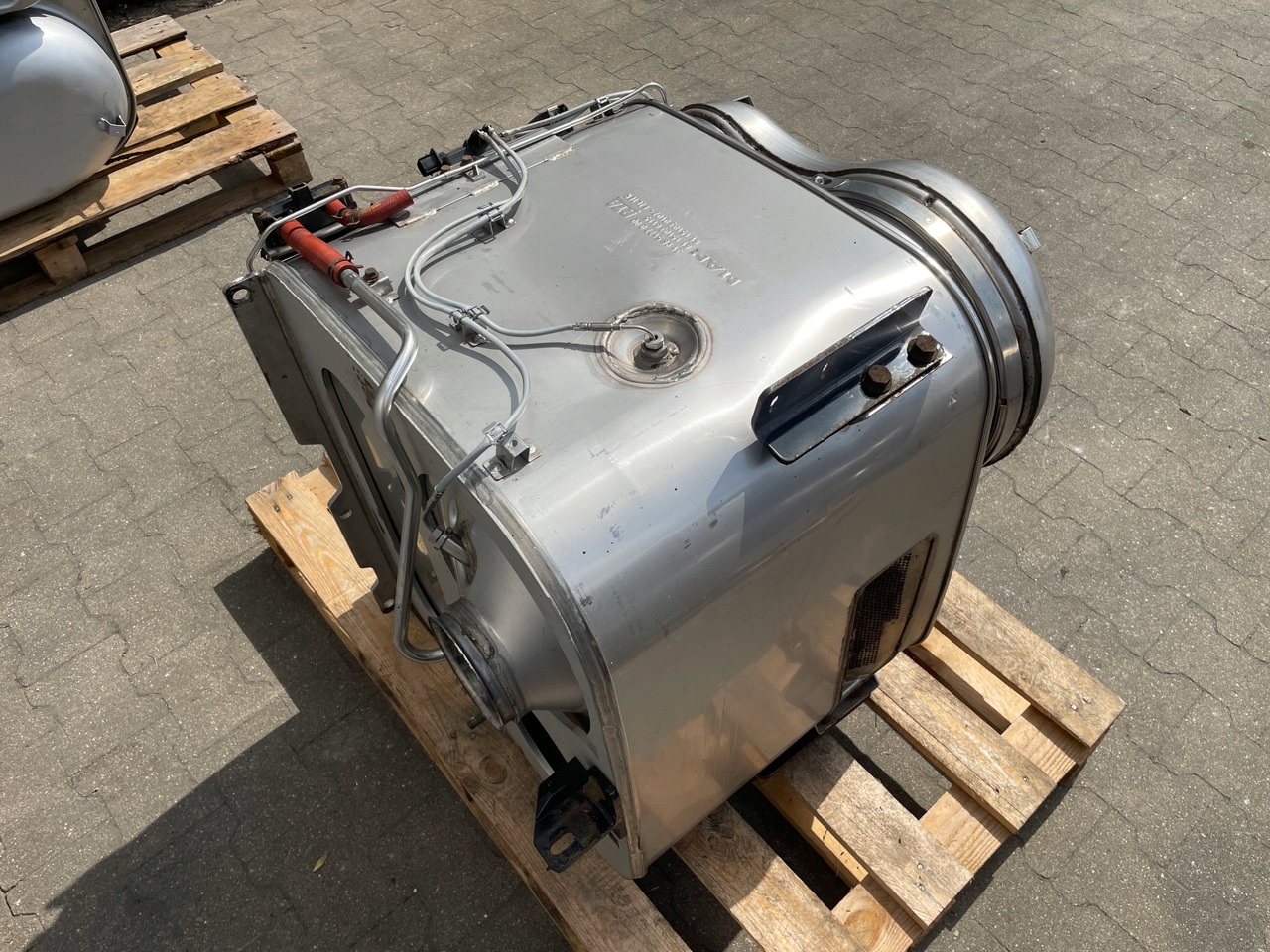 KATALIZATOR MAN TGX TGS EURO 6 DPF TŁUMIK WYDECH 81151036115 - Катализатор за Камион: снимка 4 KATALIZATOR MAN TGX TGS EURO 6 DPF TŁUMIK WYDECH 81151036115 - Катализатор за Камион: снимка 4