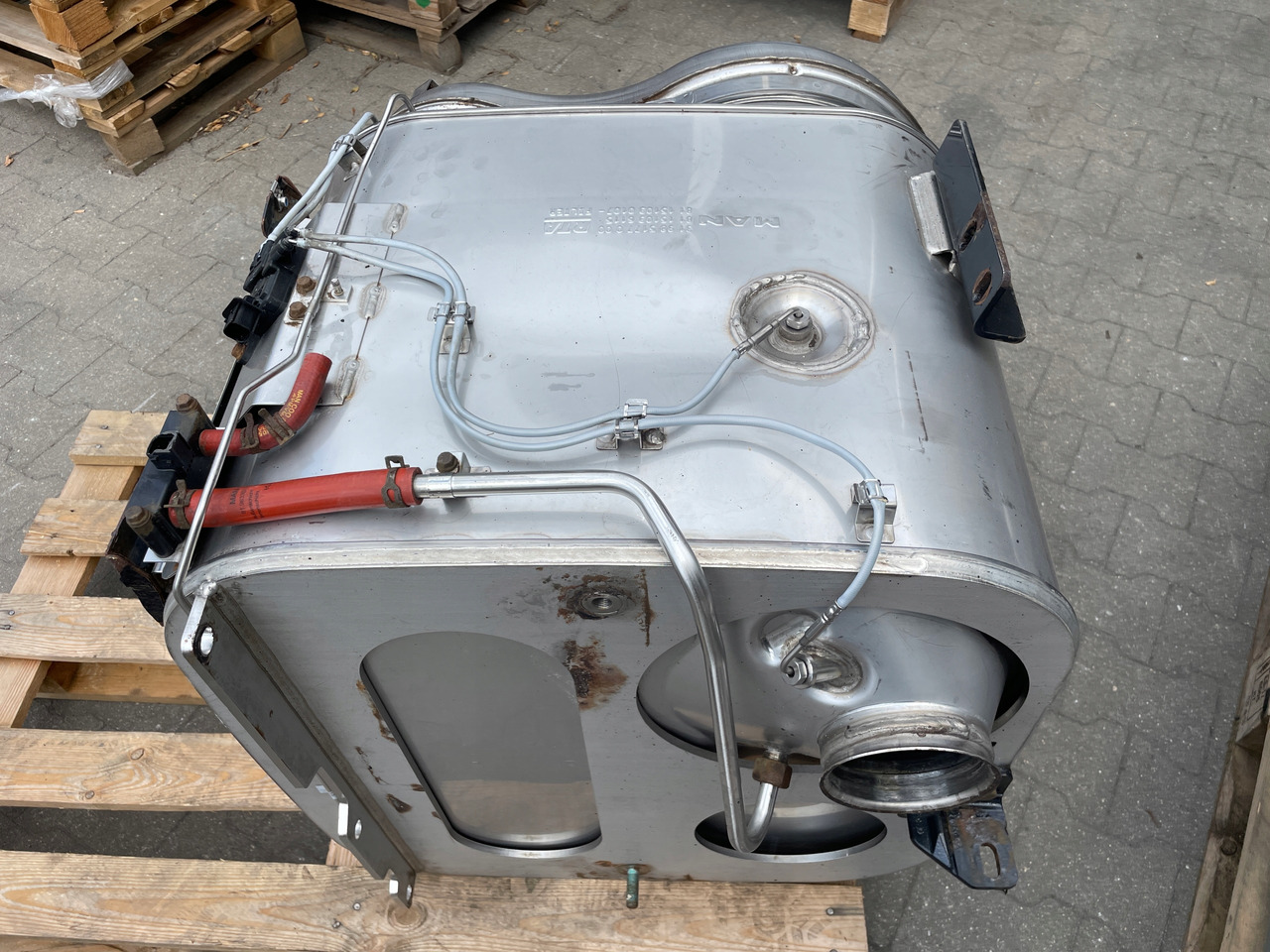 KATALIZATOR MAN TGX TGS EURO 6 DPF TŁUMIK WYDECH 81151036115 - Изпускателна тръба за Камион: снимка 4 KATALIZATOR MAN TGX TGS EURO 6 DPF TŁUMIK WYDECH 81151036115 - Изпускателна тръба за Камион: снимка 4