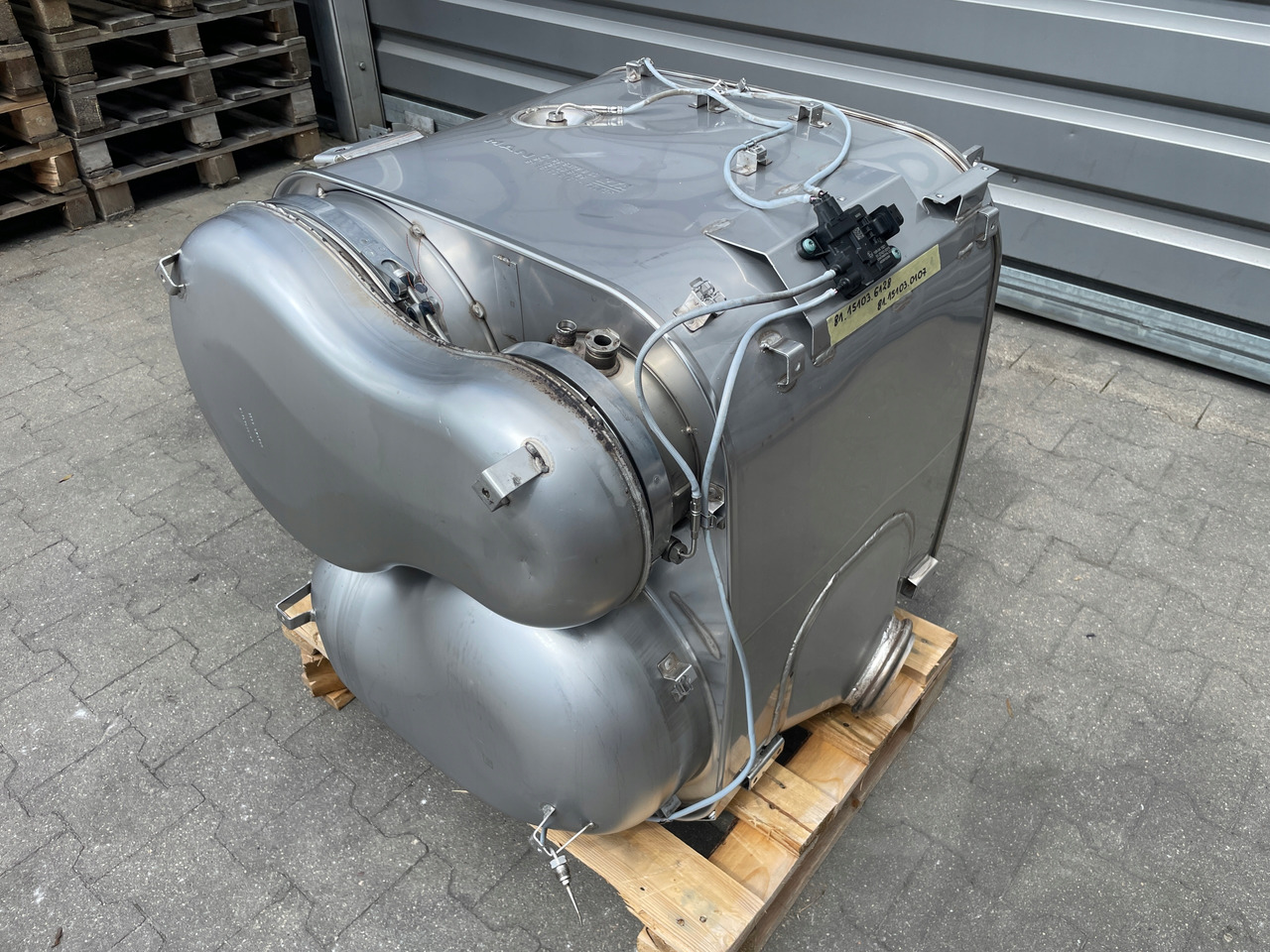 KATALIZATOR MAN TGX TGS EURO 6 DPF TŁUMIK WYDECH 81151036128 - Катализатор за Камион: снимка 2 KATALIZATOR MAN TGX TGS EURO 6 DPF TŁUMIK WYDECH 81151036128 - Катализатор за Камион: снимка 2