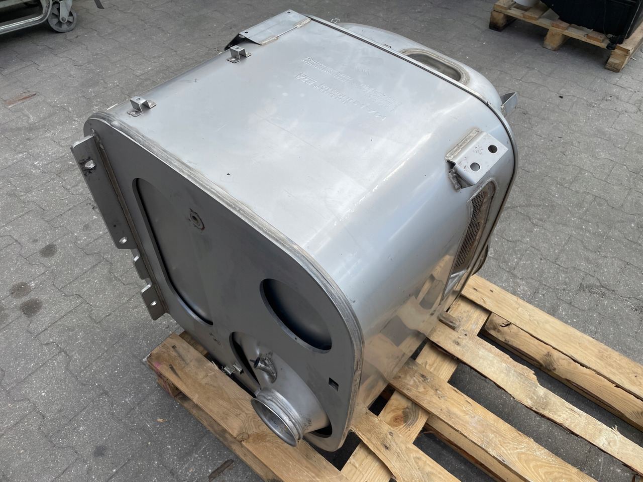 KATALIZATOR MAN TGX TGS EURO 6 DPF TŁUMIK WYDECH 81151036132 - Изпускателна тръба за Камион: снимка 4 KATALIZATOR MAN TGX TGS EURO 6 DPF TŁUMIK WYDECH 81151036132 - Изпускателна тръба за Камион: снимка 4