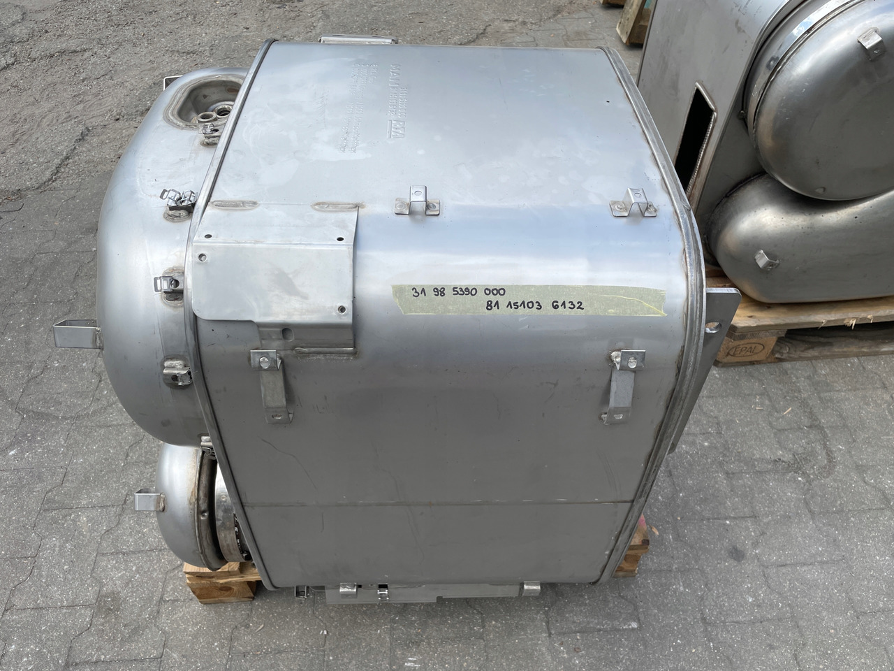 KATALIZATOR MAN TGX TGS EURO 6 DPF TŁUMIK WYDECH 81151036132 - Изпускателна тръба за Камион: снимка 2 KATALIZATOR MAN TGX TGS EURO 6 DPF TŁUMIK WYDECH 81151036132 - Изпускателна тръба за Камион: снимка 2