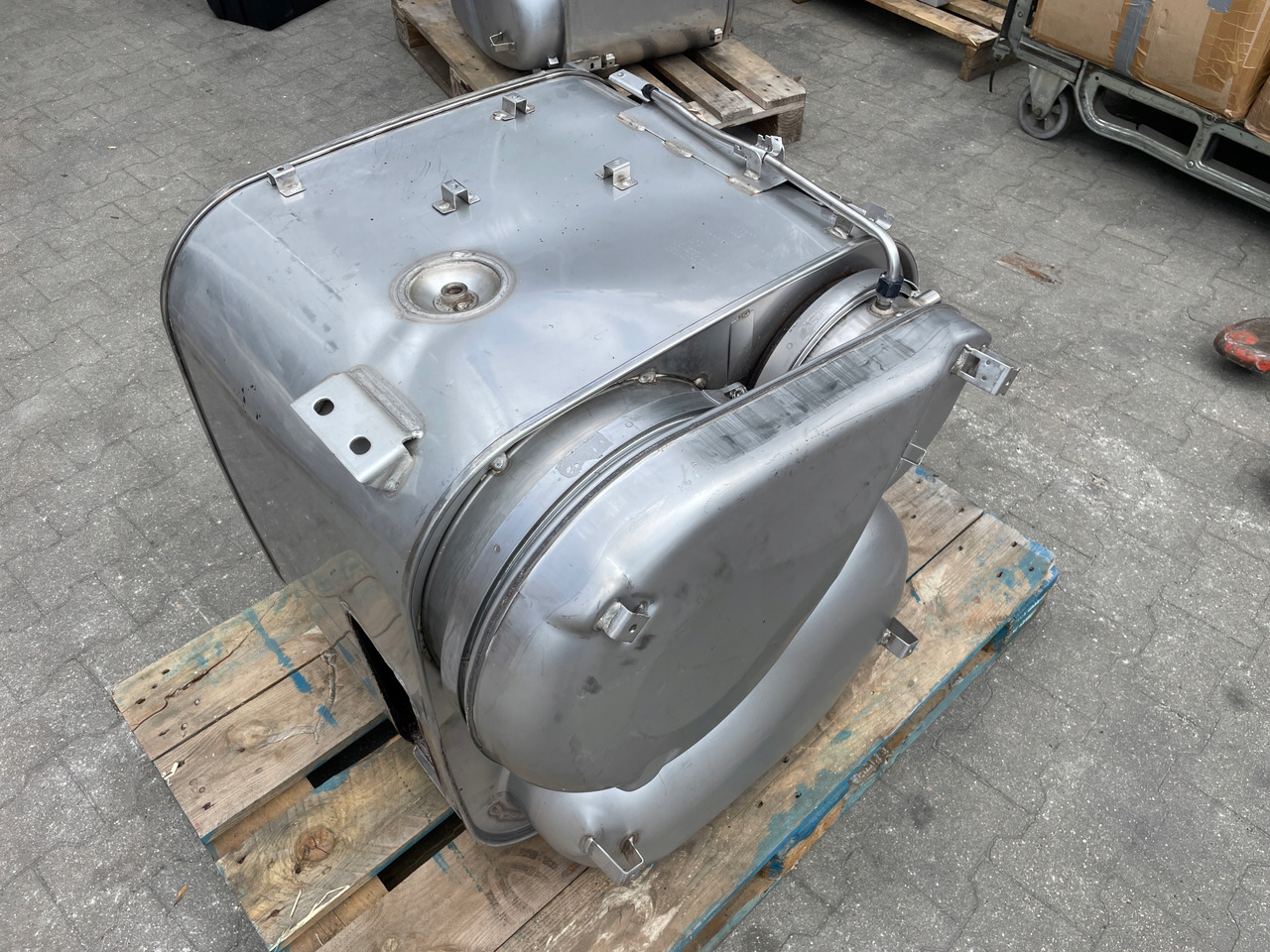 KATALIZATOR MAN TGX TGS EURO 6 DPF TŁUMIK WYDECH 81151036182 - Катализатор за Камион: снимка 3 KATALIZATOR MAN TGX TGS EURO 6 DPF TŁUMIK WYDECH 81151036182 - Катализатор за Камион: снимка 3