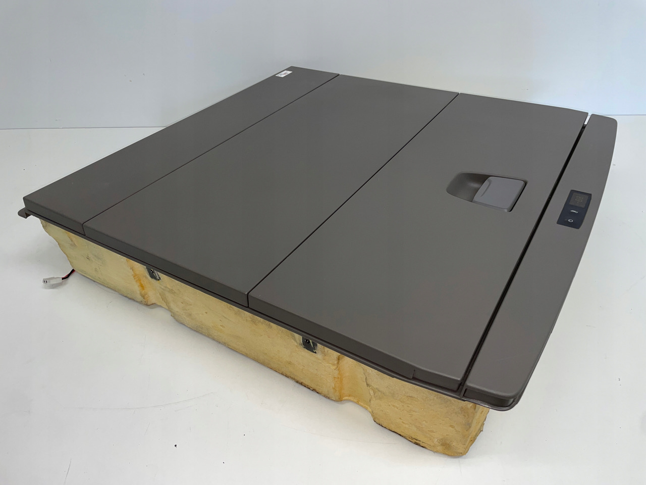 LODÓWKA CHŁODZIARKA SCANIA P G NGS 2770774 - Кабина и интериор за Камион: снимка 1 LODÓWKA CHŁODZIARKA SCANIA P G NGS 2770774 - Кабина и интериор за Камион: снимка 1