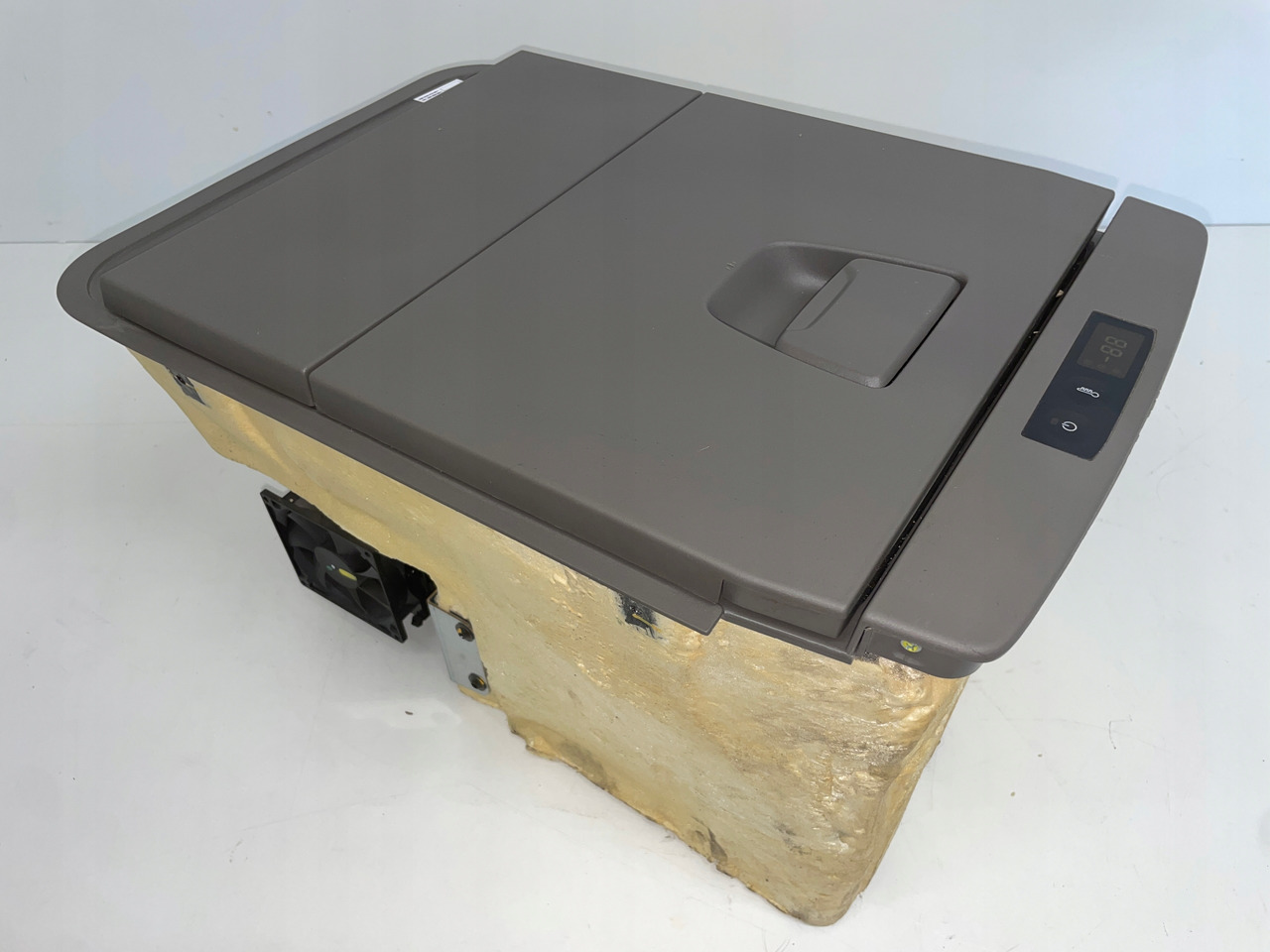 LODÓWKA CHŁODZIARKA SCANIA P G NGS 2770786 - Кабина и интериор за Камион: снимка 1 LODÓWKA CHŁODZIARKA SCANIA P G NGS 2770786 - Кабина и интериор за Камион: снимка 1