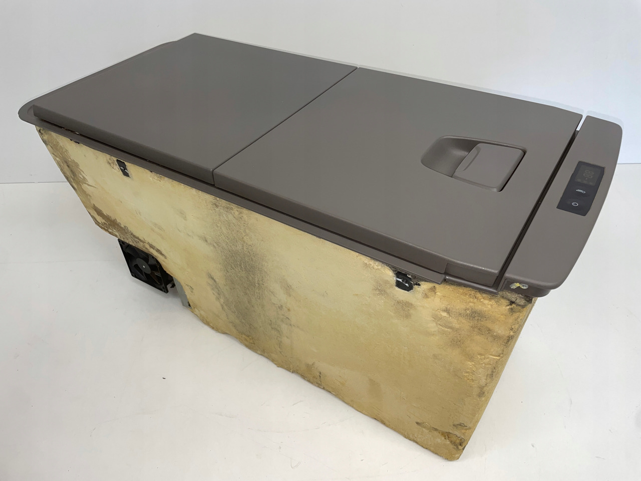 LODÓWKA CHŁODZIARKA SCANIA S 2706575 40 LITRÓW - Кабина и интериор за Камион: снимка 2 LODÓWKA CHŁODZIARKA SCANIA S 2706575 40 LITRÓW - Кабина и интериор за Камион: снимка 2