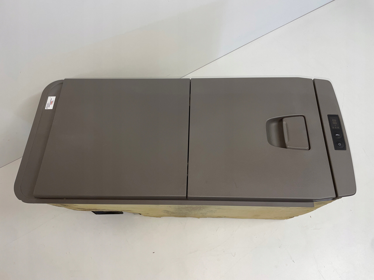 LODÓWKA CHŁODZIARKA SCANIA S 2706575 40 LITRÓW - Кабина и интериор за Камион: снимка 1 LODÓWKA CHŁODZIARKA SCANIA S 2706575 40 LITRÓW - Кабина и интериор за Камион: снимка 1