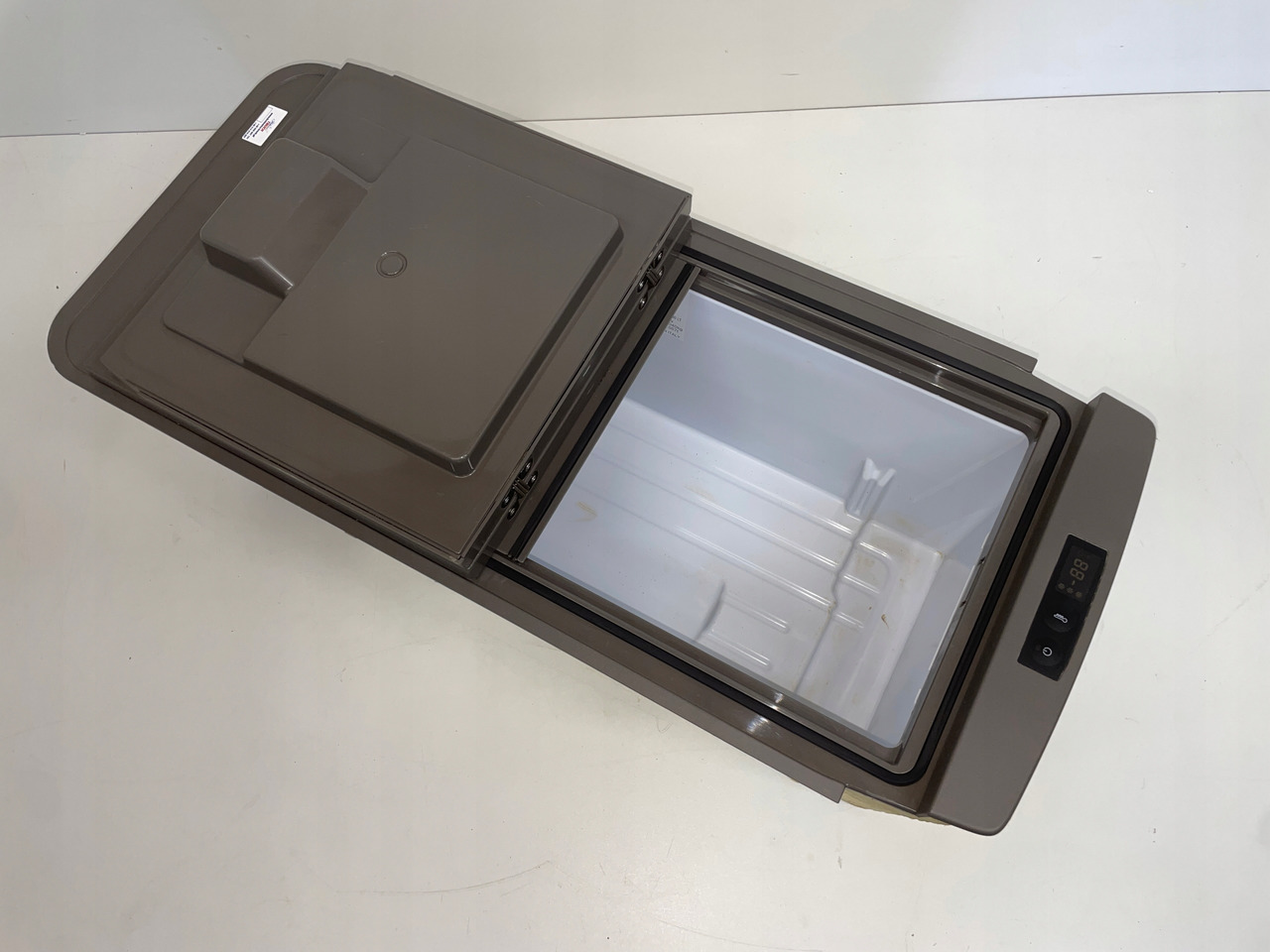 LODÓWKA SCANIA R S EURO 6 2706544 - Кабина и интериор за Камион: снимка 3 LODÓWKA SCANIA R S EURO 6 2706544 - Кабина и интериор за Камион: снимка 3