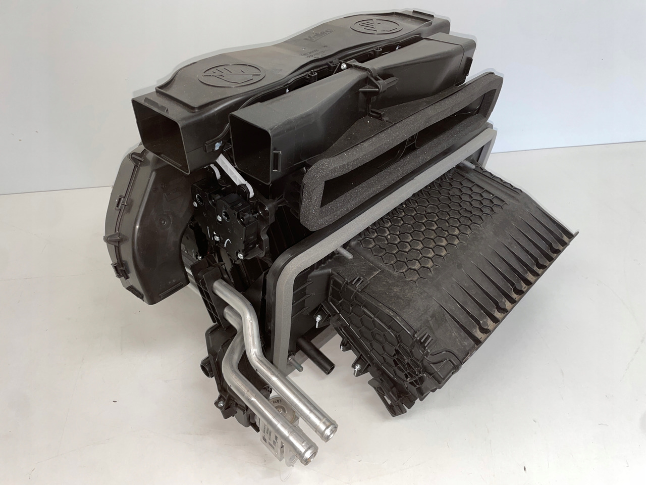 NAGRZEWNICA MAN TG3 TGX 3 TGX-3 81619006459 - Вентилатор за парно за Камион: снимка 4 NAGRZEWNICA MAN TG3 TGX 3 TGX-3 81619006459 - Вентилатор за парно за Камион: снимка 4