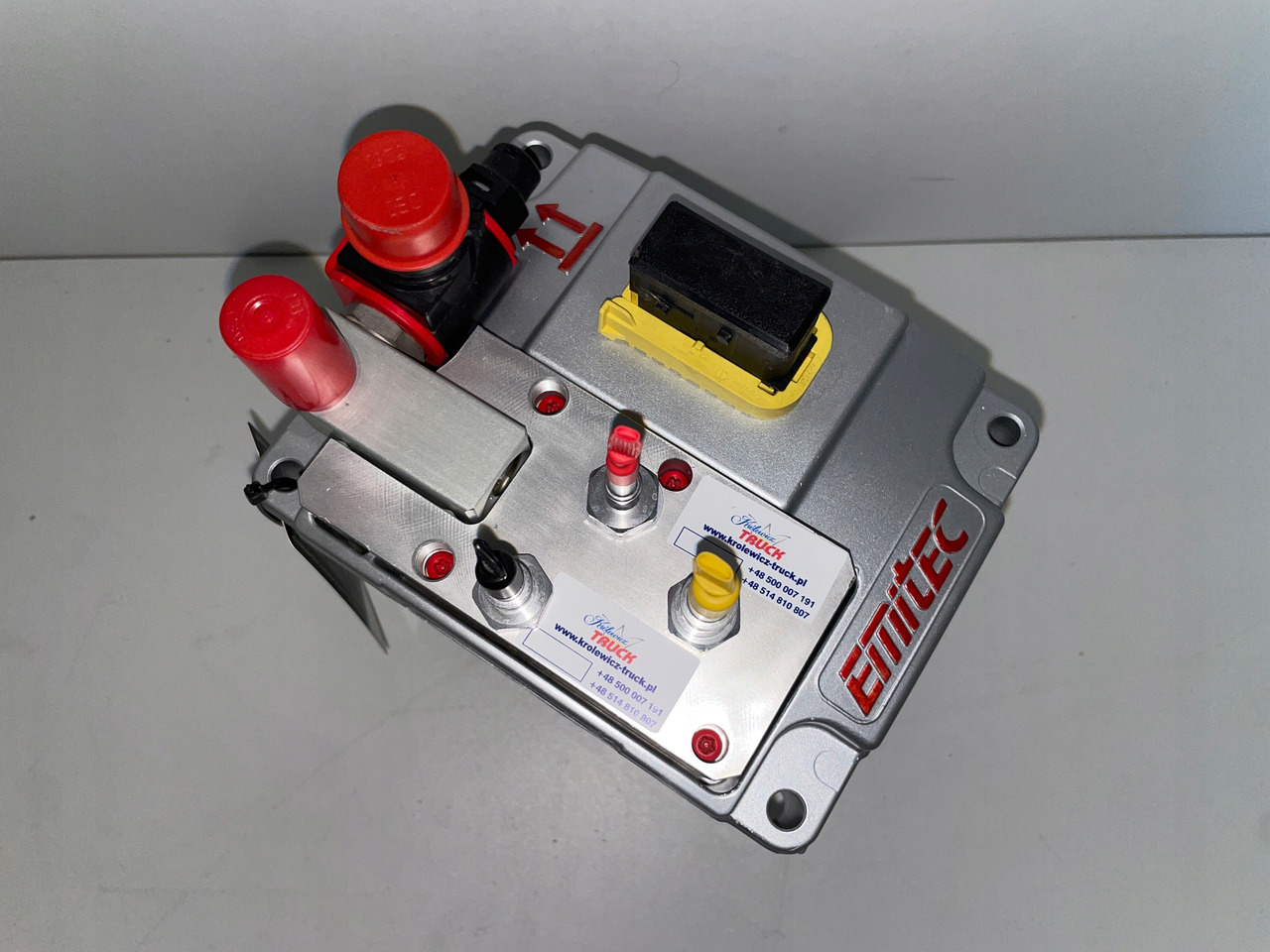 POMPA ADBLUE AD BLUE EMITEC MAN TGX TGS 81154036157 - Резервоар за AdBlue за Камион: снимка 2 POMPA ADBLUE AD BLUE EMITEC MAN TGX TGS 81154036157 - Резервоар за AdBlue за Камион: снимка 2