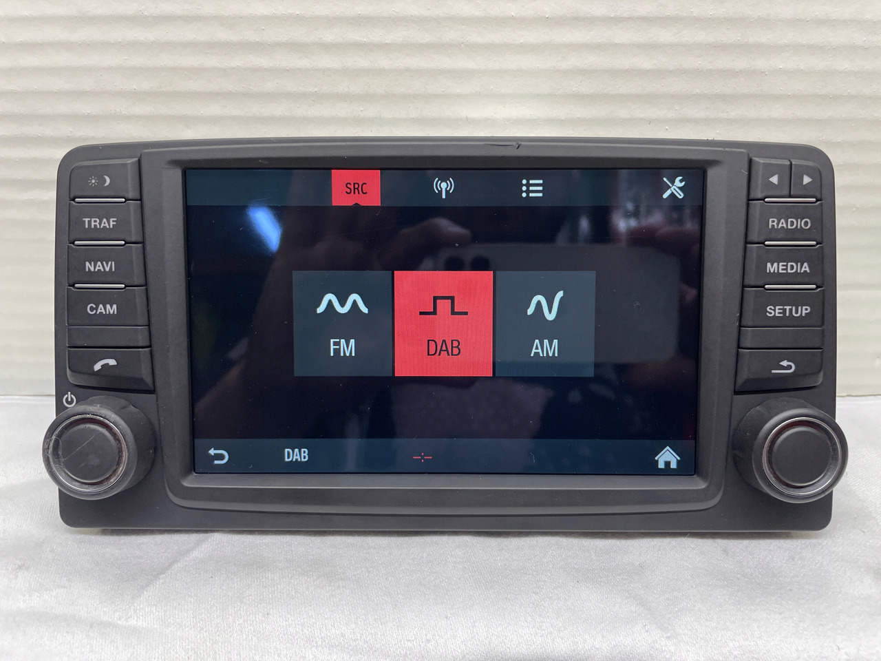 RADIO NAWIGACJA MAN TGS TGX EURO 6 81281006043 WYMIENIONY WYŚWIETLACZ - Навигационна система за Камион: снимка 1 RADIO NAWIGACJA MAN TGS TGX EURO 6 81281006043 WYMIENIONY WYŚWIETLACZ - Навигационна система за Камион: снимка 1